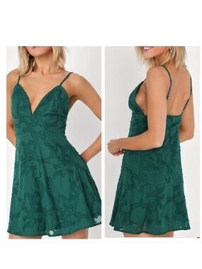 NWT Lulus Mindful Muse Emerald Green Floral Burnout Skater Mini Dress Small